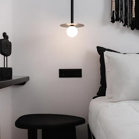 Naxos Petite In Town *