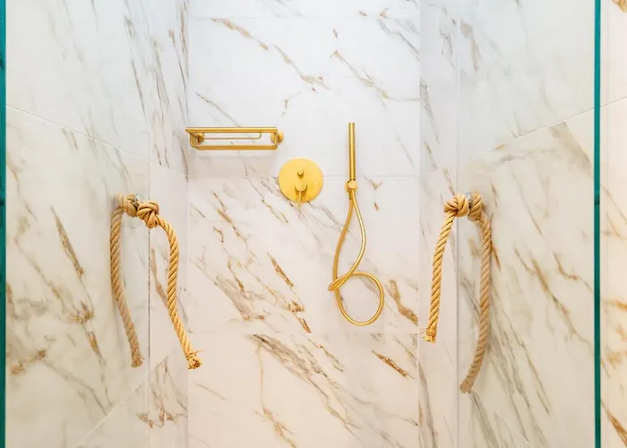 Naxos Petite In Town