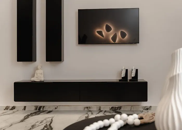 Naxos Petite In Town Apartment *